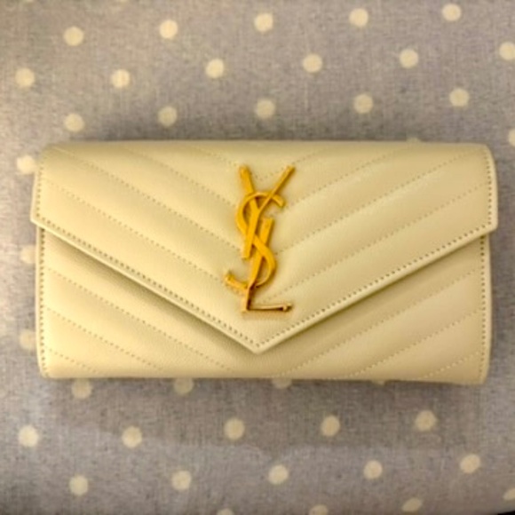 CASSANDRE MATELASSÉ LARGE FLAP WALLET IN GRAIN DE POUDRE LEATHER - Saint Laurent - Picture 1 of 8